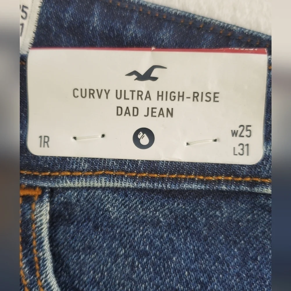 Hollister Ultra High-Rise Dad‎ Jeans Size 25